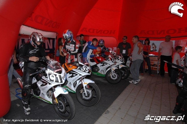 Namiot Honda CBR 125 Cup poznan
