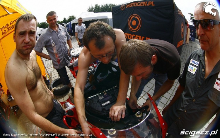 naprawa motocykla vi runda wmmp poznan 2008 a mg 0006