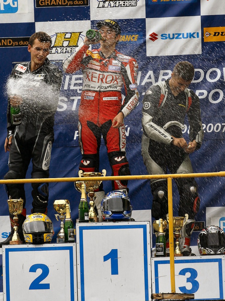 szampan podium superstock600
