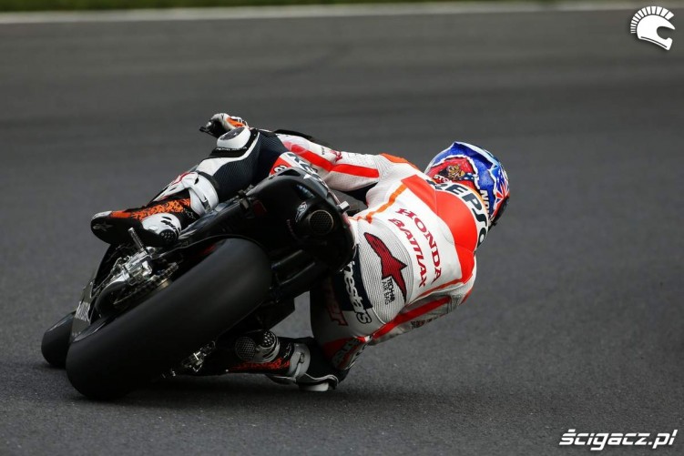 Casey Stoner Honda MotoGP Motegi test na kolanie