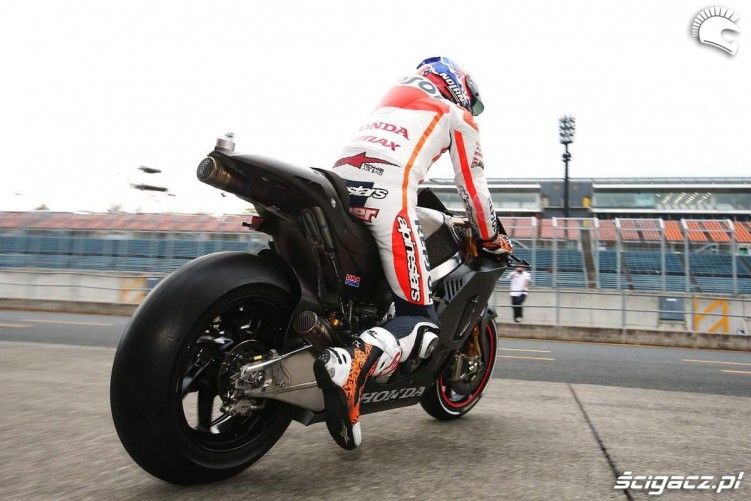 Casey Stoner Honda MotoGP Motegi test pit