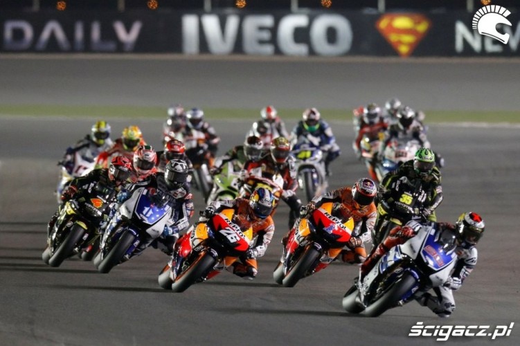 Poczatek wyscigu Katar Grand Prix 2012