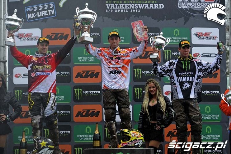 MX1 podium