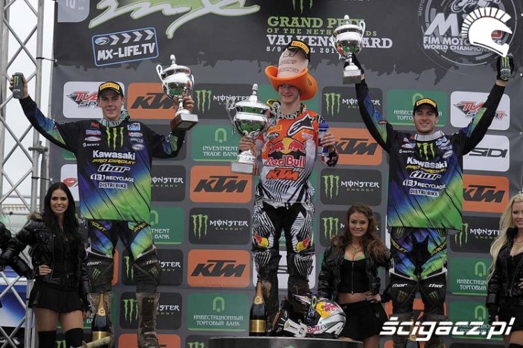 MX2 podium