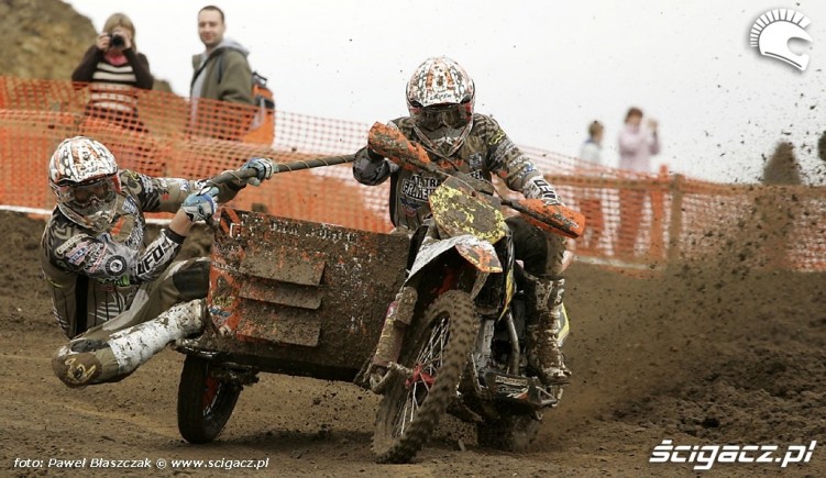 Mistrzostwa Swiata w Motocrossie Sidecar Gdansk 2009 wejscie w prawy zakret