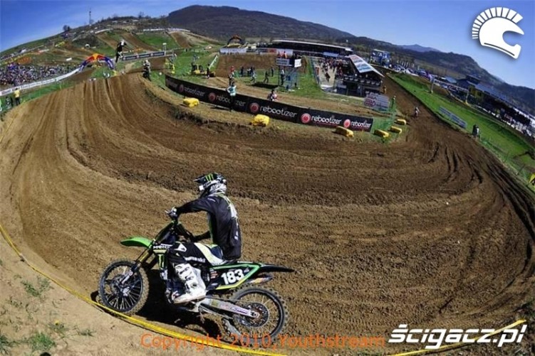 motocross zakret koleiny