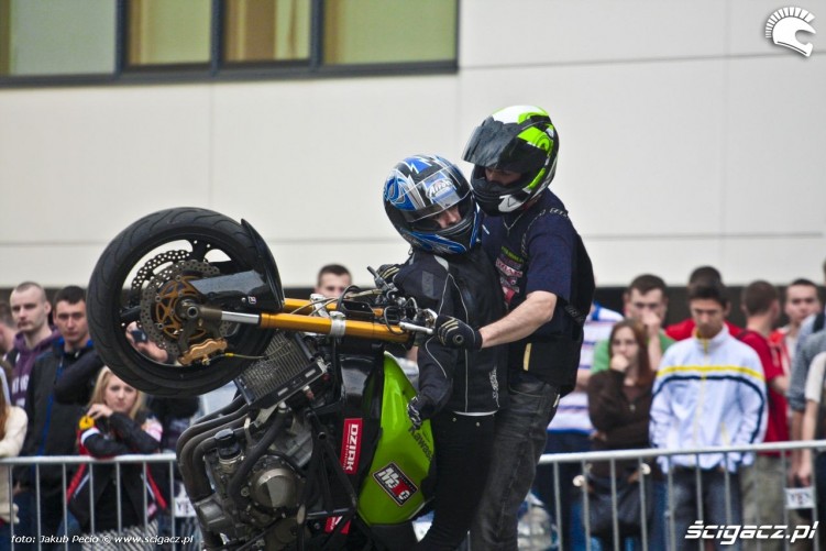 tandem wheelie Moto Show 2014