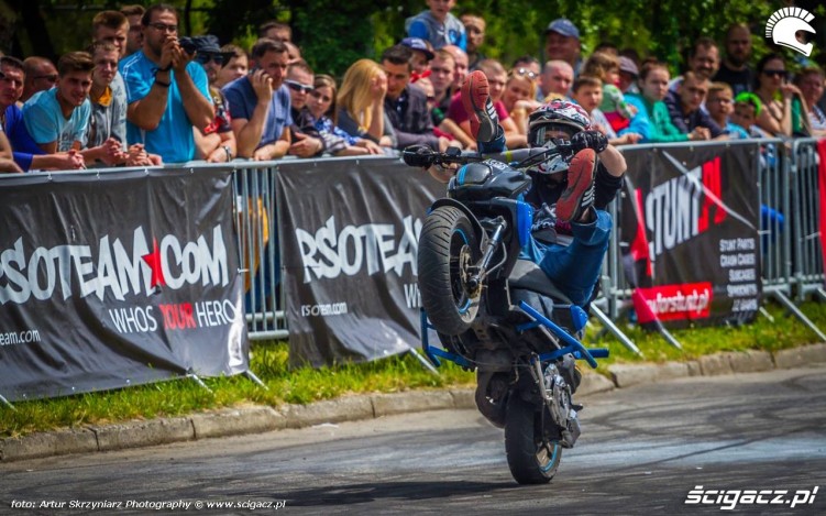 skuterem na gumie Moto Show Bielawa Polish Stunt Cup 2015