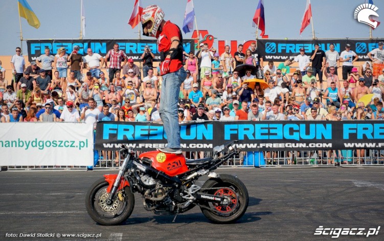 Pawel Karbownik na stojaco StuntGP 2015