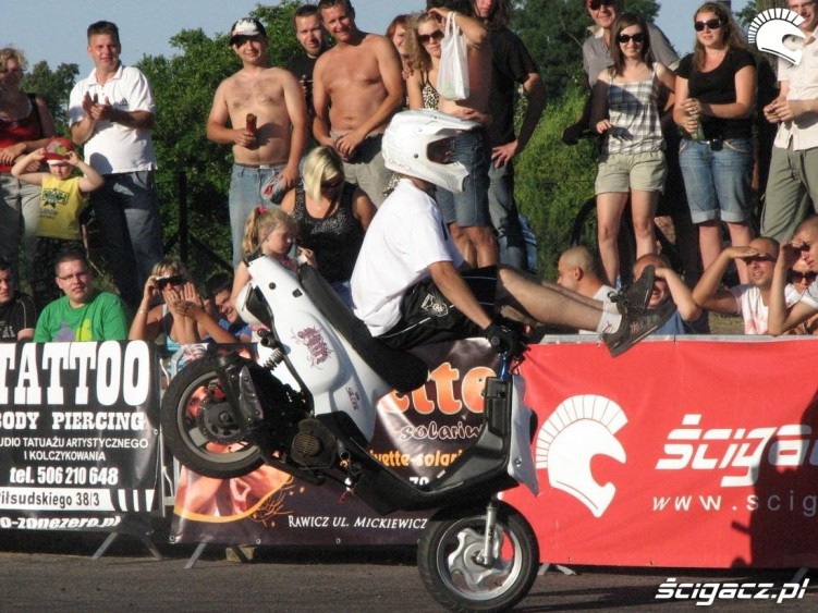 skuter stoppie Bojanowo Xtreme Days 2010