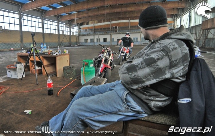 poczekalnia Zimowa Stun ustawka na hali