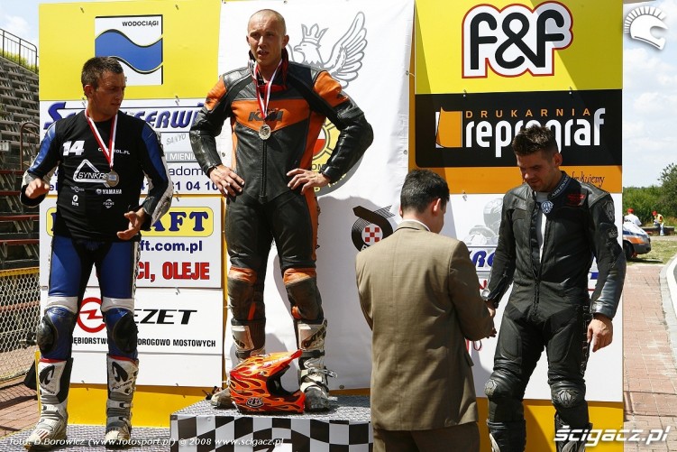 podium pierwszy wyscig radom supermoto motocykle lipiec 2008 a mg 0137