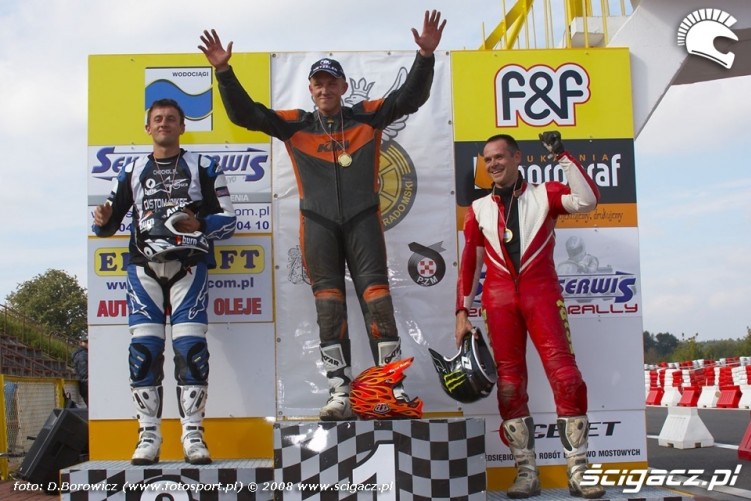 podium supermoto motocykle wrzesien radom 2008 a mg 5146