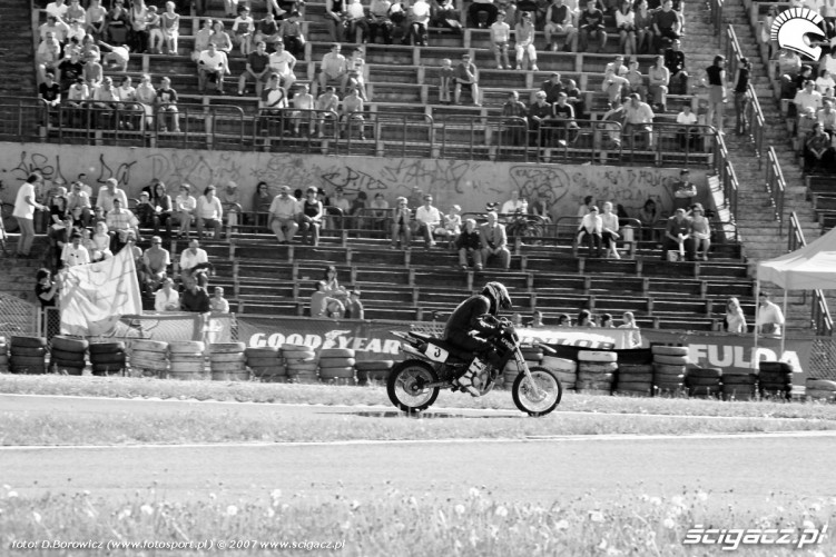 pelne trybuny 2 lata temu supermoto