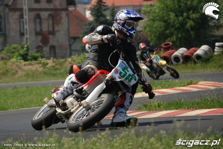 Marek Lawrynowicz na motocyklu