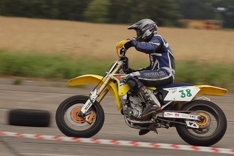 Bochenski Supermoto Suzuki