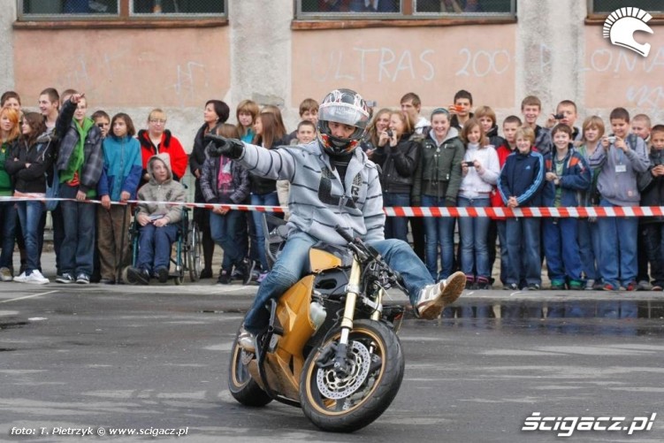 pokaz freestyle pod gimnazjum