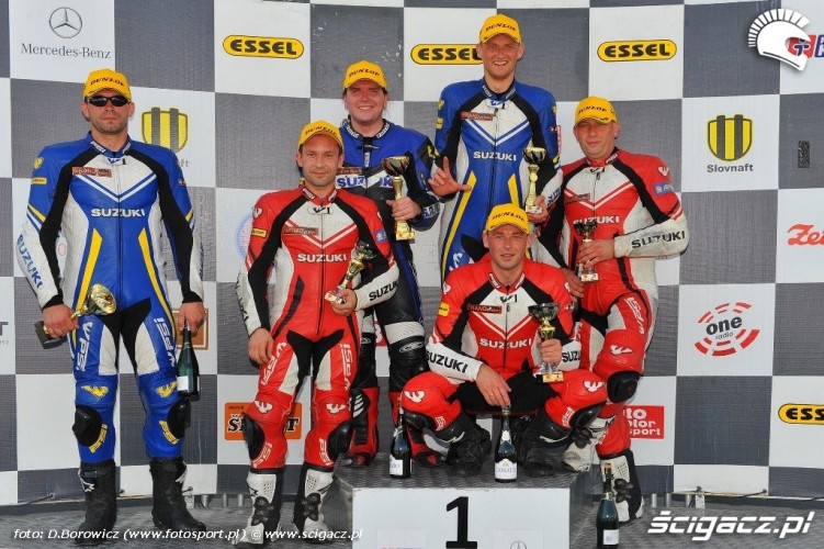 Podium Suzuki GSX-R Cup race 3