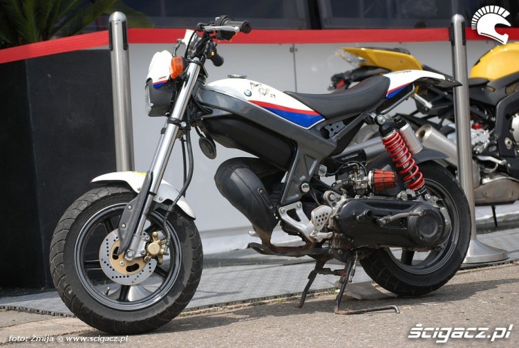 BMW przerobiony motocykl