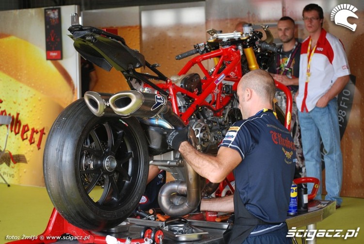Naprawa Ducati wyscigi motocyklowe