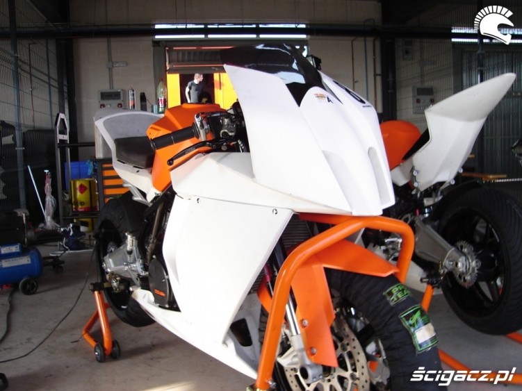 RC8 KTM 3