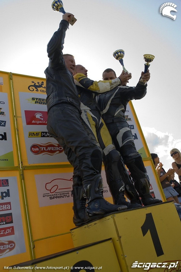 podium motocyklisci kamien slaski gecko cup 2009 14 mili b mg 0414