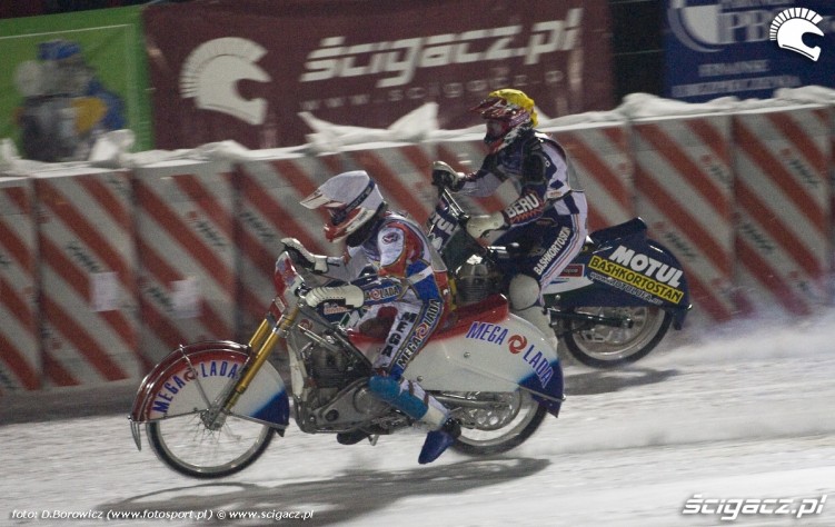 wyjscie na prosta eliminacje mistrzostw swiata ice racing sanok 2010 a mg 0233