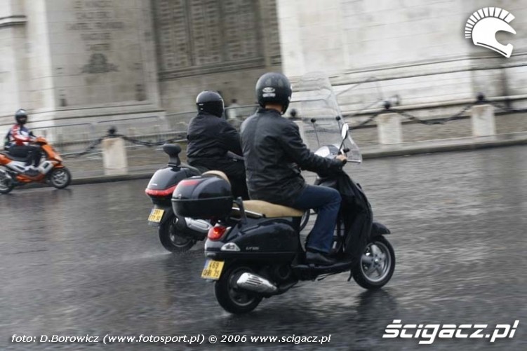 Paryskie motocykle 102