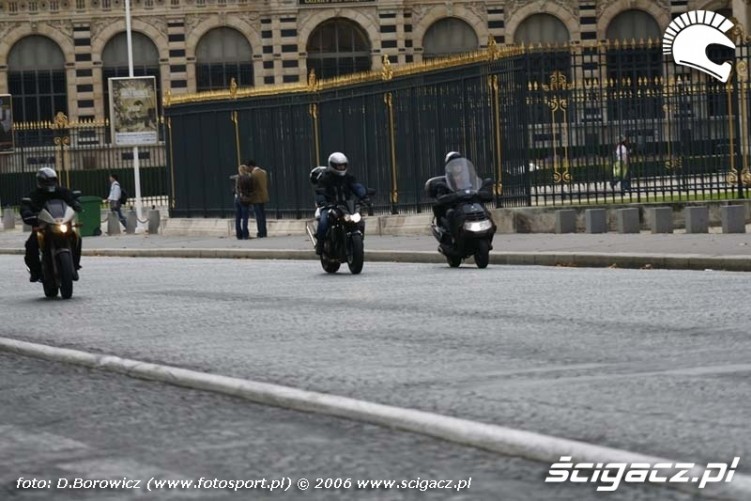 Paryskie motocykle 170