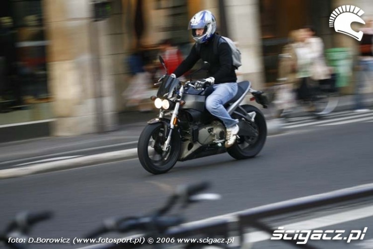 Paryskie motocykle 183