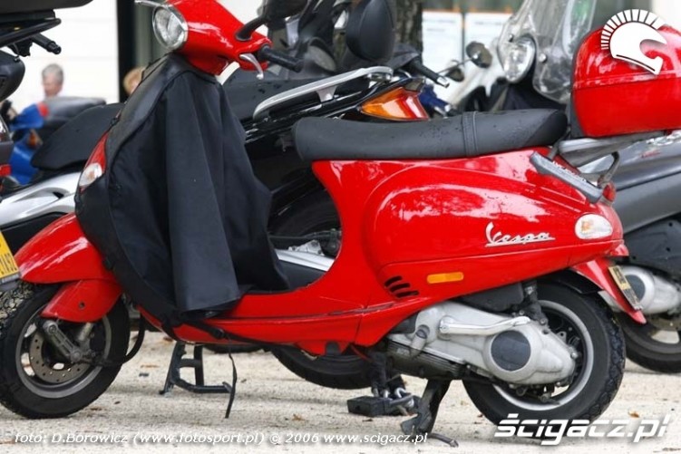 Paryskie motocykle moto w ubraniu 120