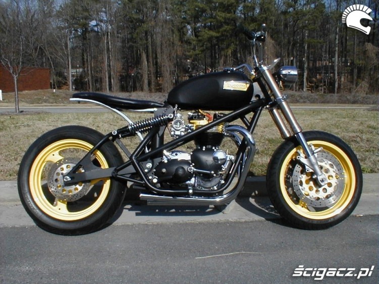 Triumph streetfighter