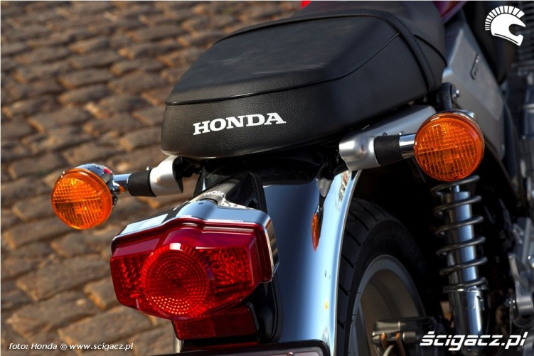 Tylna lampa Honda CB1100