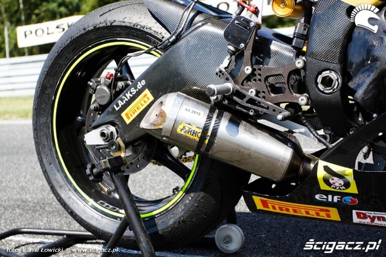Prawa strona Yamaha R6 Supersport