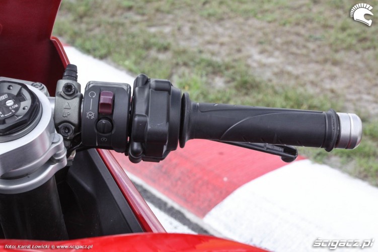 Prawa kierownica Ducati 899 Panigale