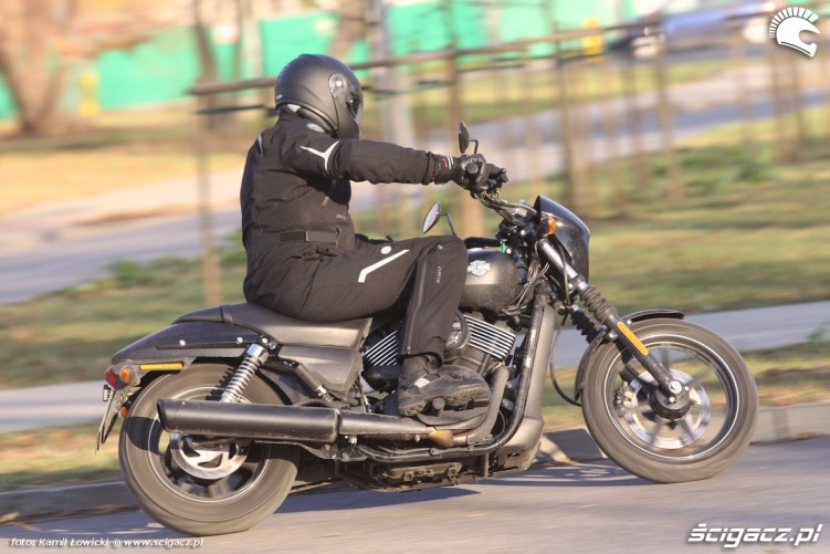 Harley Davidson 750 2014 jazda zima
