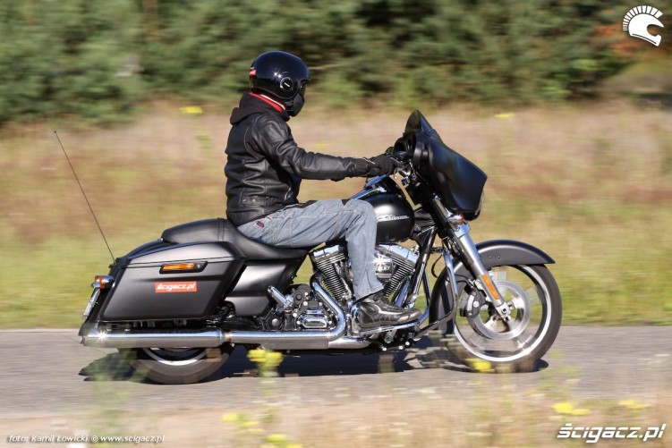 Harley Davidson Street Glide 2014 profil