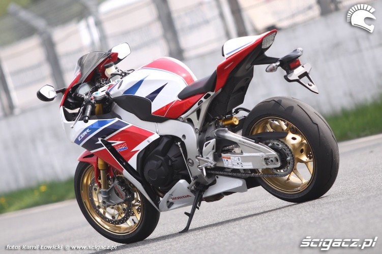 Profil Honda CBR 1000 RR SP 2014