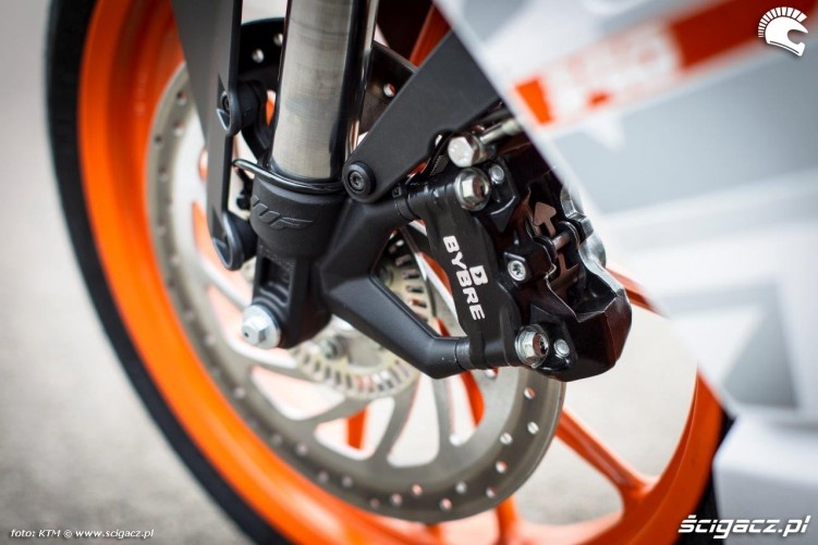 Przedni zacisk 2014 KTM RC390
