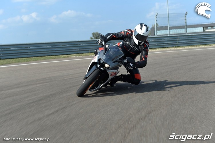 Tor Modena KTM RC390
