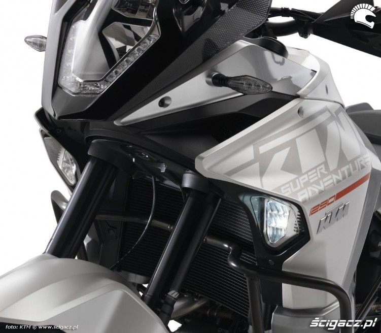 Doswietlanie zakretow KTM 1290 Super Adventure 2015