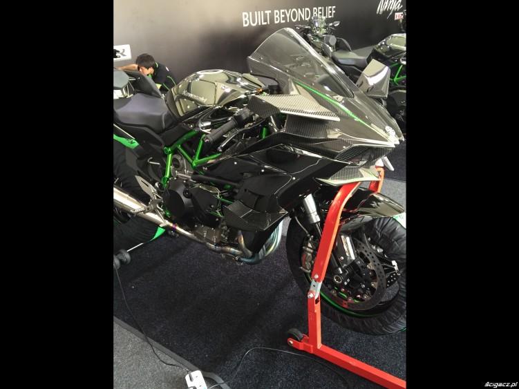 Kawasaki Ninja H2 R 2015 grzanie opon