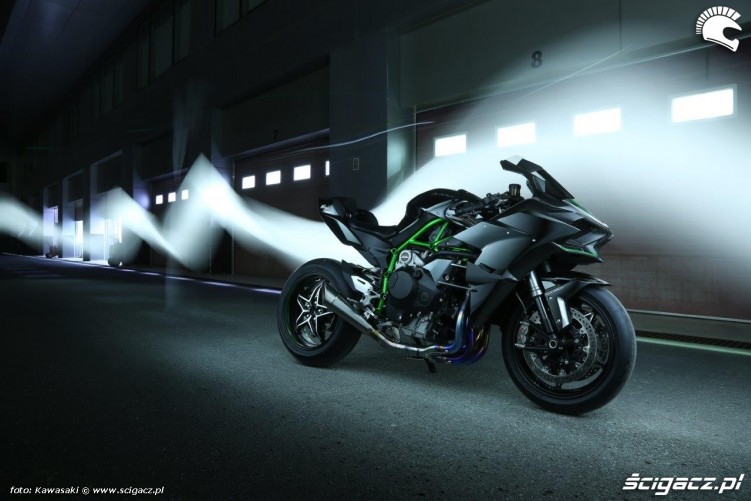 Kawasaki Ninja H2 R 2015 noc
