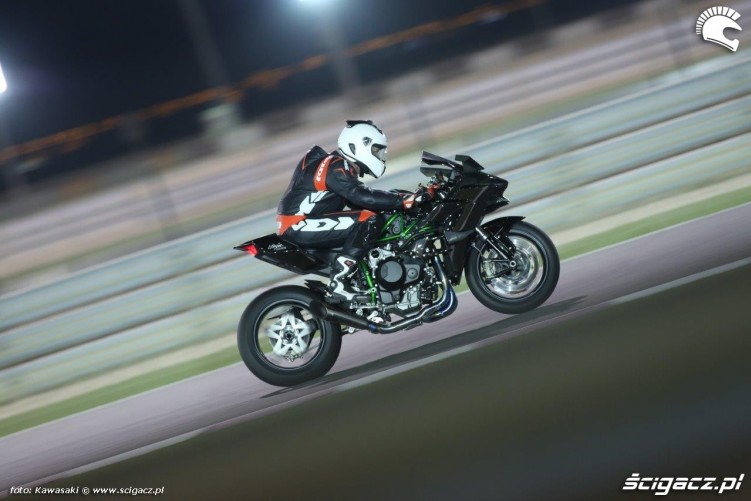 Kawasaki Ninja H2 noc tor