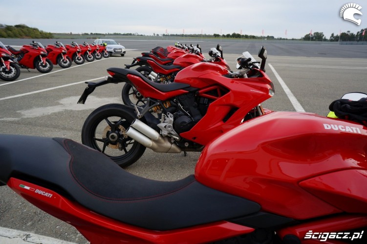 Ducati Supersport piekny poranek