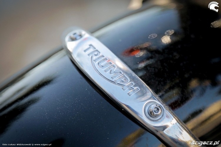 Triumph Bonneville T100 emblemat