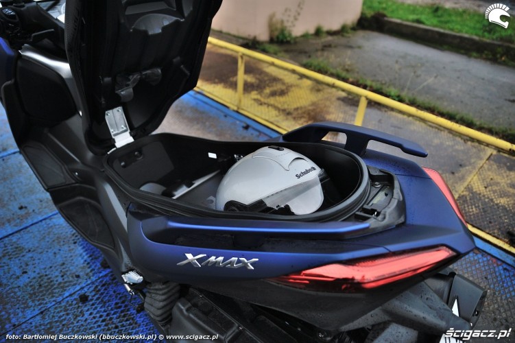Yamaha X MAX 400 2018 schowek