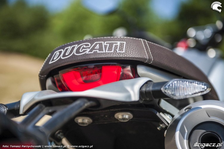 Ducati Scrambler 1100 Special test motocykla 2018 lampa tyl