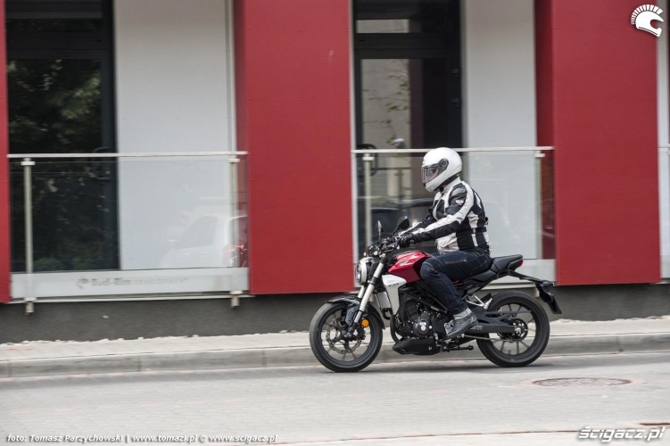 Honda CB300R 2018 test 33