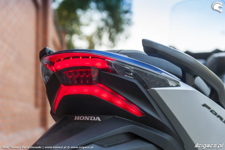 Honda Forza 125 2018 tylne swiatlo